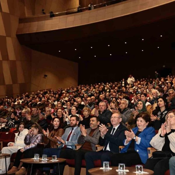 Denizli Büyükşehir Belediyesi tarafından düzenlenen Özay Gönlüm Anma Programı-1