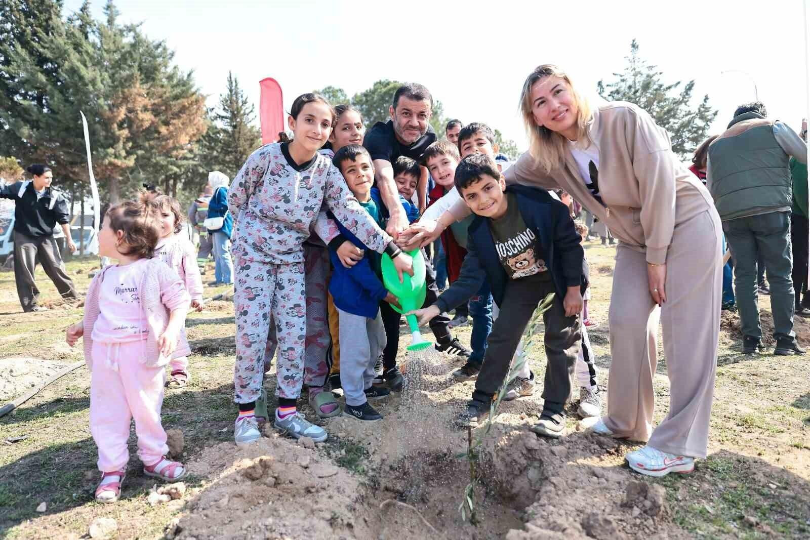 Denizli’de 445 Katledilen Kadın Anısına Zeytin Fidanı Dikildi