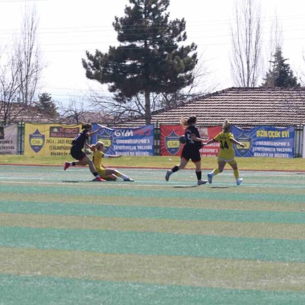 Denizli Sultanlar Spor Kadın Futbol Takımı ile Eskişehirspor Kadın Futbol Takımı arasında oynanan maç-8