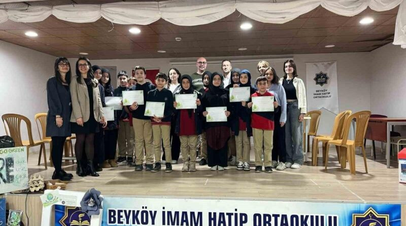 Düzce Üniversitesi, Beyköy İmam Hatip Ortaokulu'nda Sıfır Atık Şenliği'nde Öğrencileri Bilgilendirdi 8