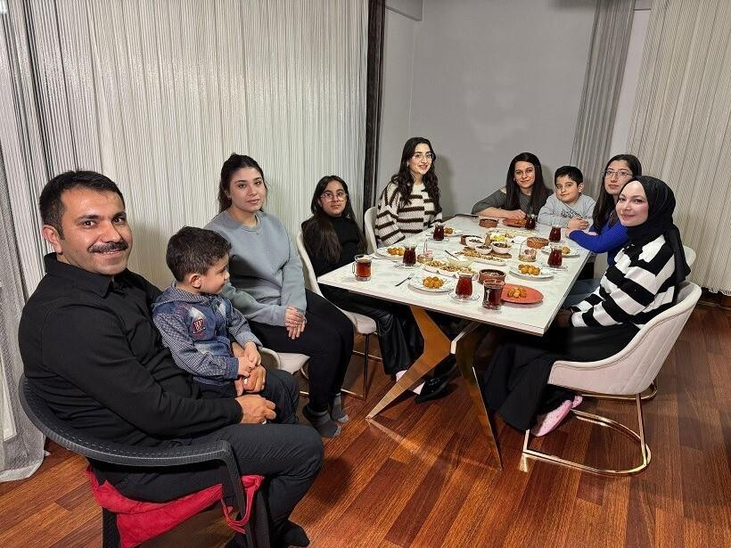 Erzincan’da ‘Gurbetteki Ailem’ Projesi ile Üniversite Öğrencileri Ramazan Sofralarına Konuk