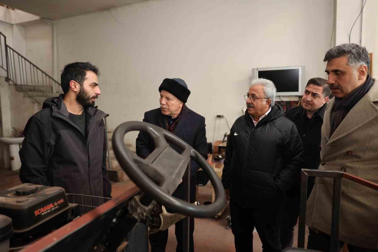 Erzurum Büyükşehir Belediye Başkanı Mehmet Sekmen, Hilalkent Toptancılar Sitesi Sakinleriyle Buluştu