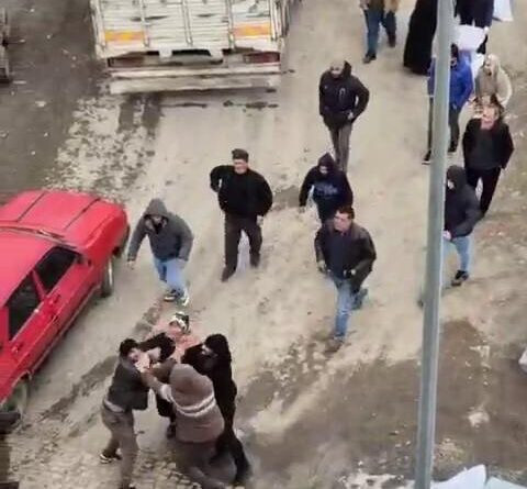 Erzurum Uzundere'de Yardım Dağıtımında Kavgaya Dönüşme 1