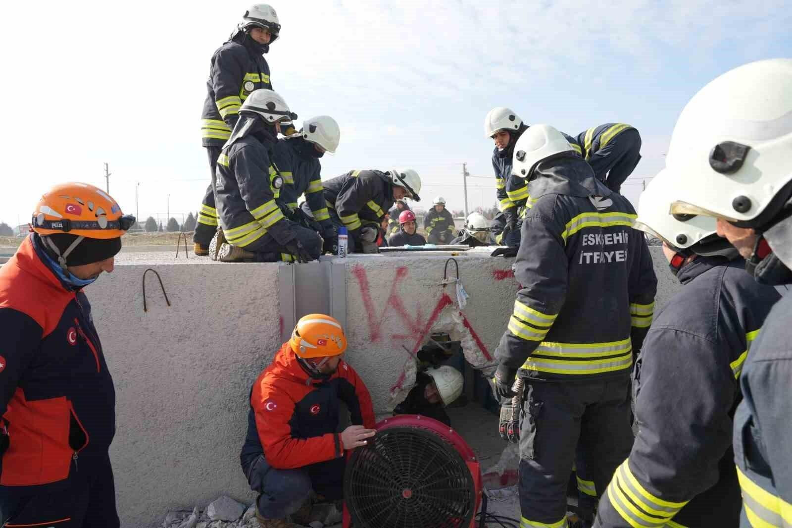 Eskişehir Büyükşehir Belediyesi Arama Kurtarma Ekibi Eğitime Başladı