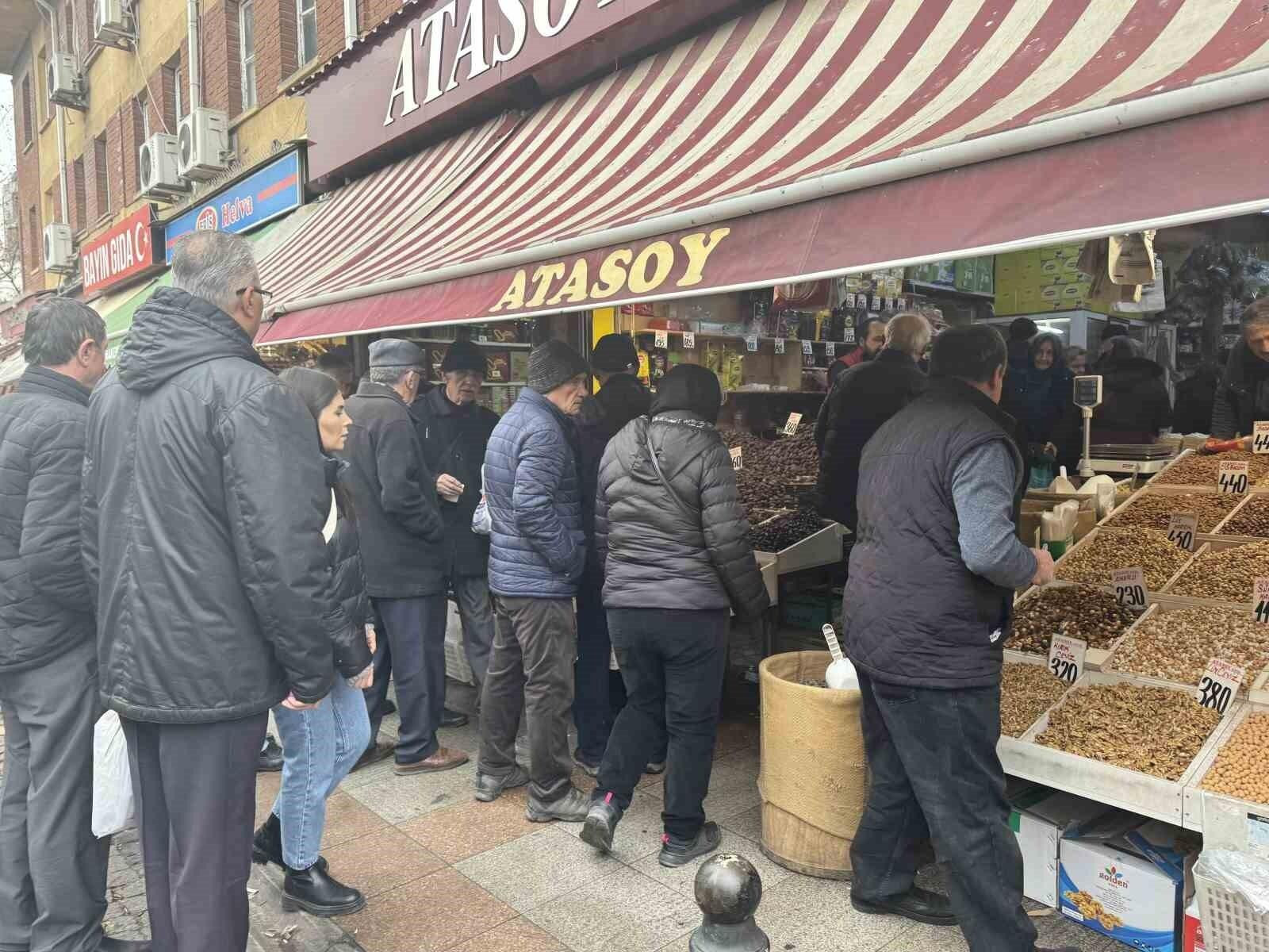 Eskişehir’de Ramazan’da Sahur ve İftar Sofraları İçin Yoğun Alışveriş