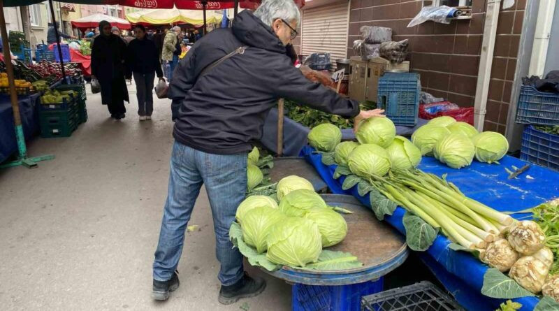 Eskişehir Yenibağlar Pazarı Esnafı Ramazan'da İhtiyacı Yaşamadı 1