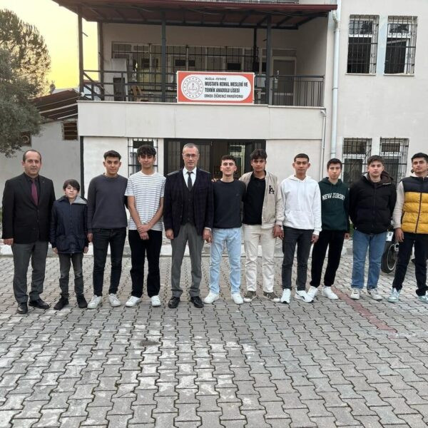 Fethiye Kaymakamı İsmail Hakkı Ertaş ve İlçe Milli Eğitim Müdürü Faruk Kaya ile Mustafa Kemal Mesleki ve Teknik Anadolu Lisesi Öğrencileri İftar-1