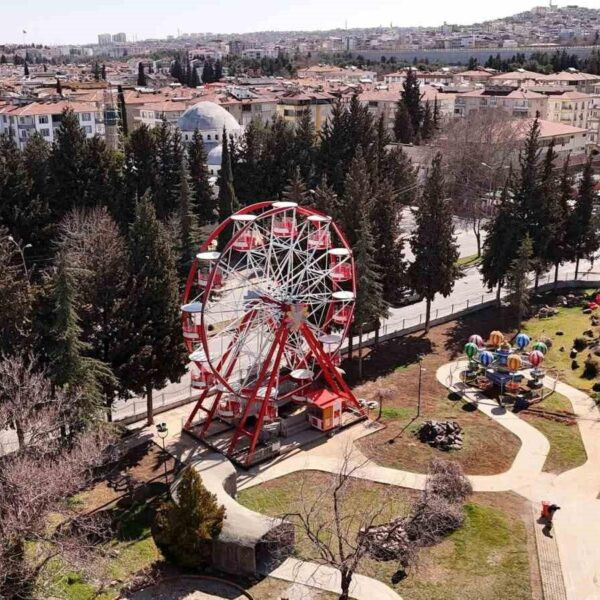 Gaziantep Büyükşehir Belediyesi Tema Parkı'nın yenilenen alanlarından bir kesit.-3