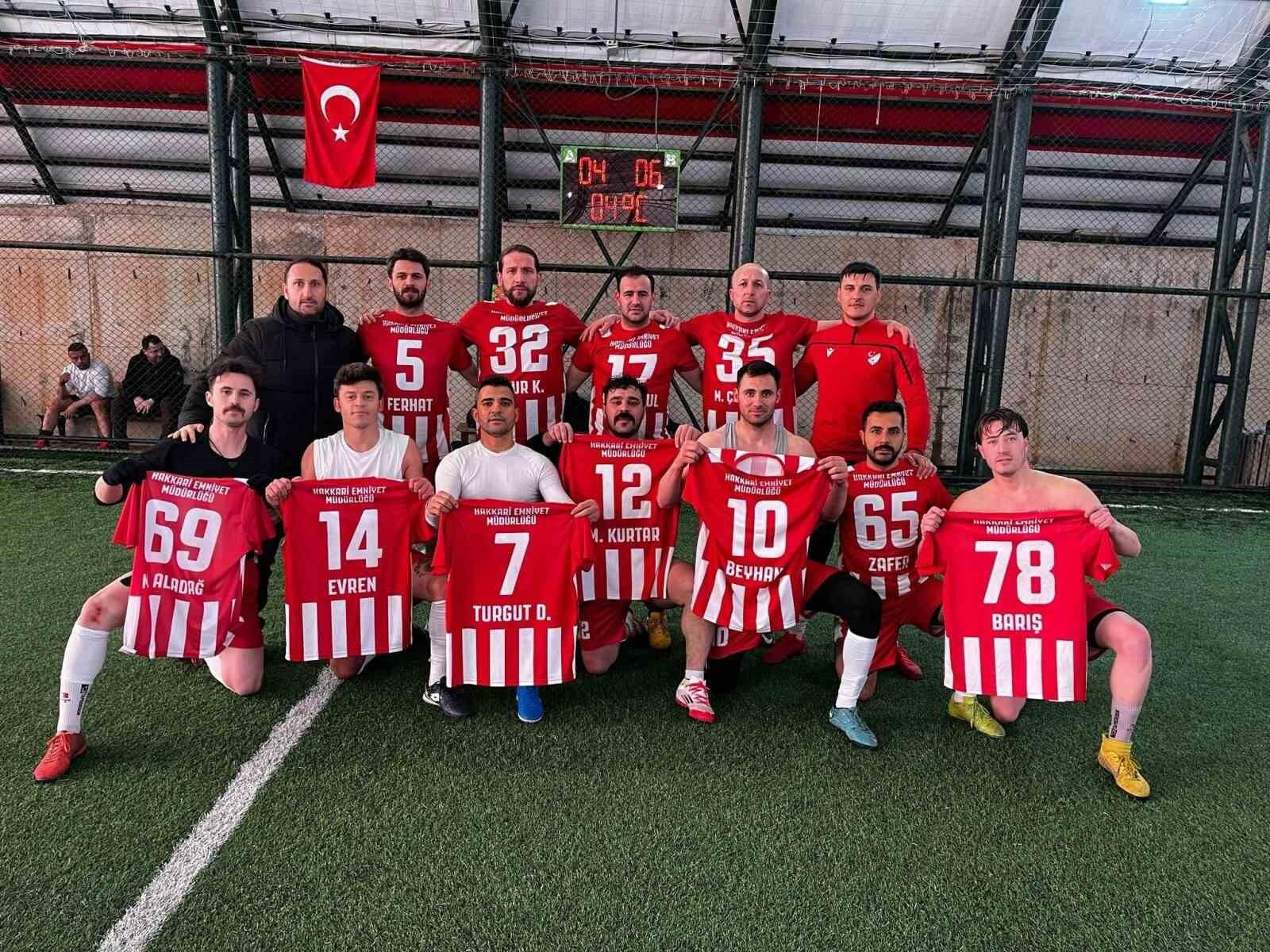 Hakkari Emniyet Müdürlüğü Futbol Takımı Polis Akademisi Turnuvasında Son 16’ya Yükseldi