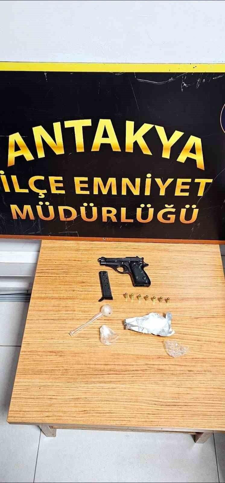 Hatay Antakya’da Silah ve Uyuşturucu Ele Geçirildi