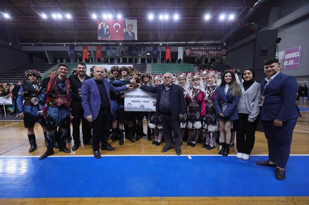 Kale Mustafa Şipar Anadolu Lisesi, Denizli’de Halk Oyunları Şampiyonu Oldu