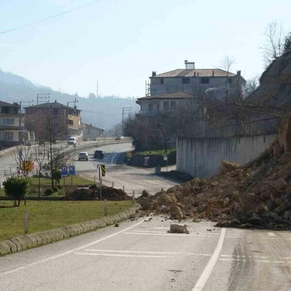 Karadeniz-Akdeniz Yolu üzerinde heyelan-4