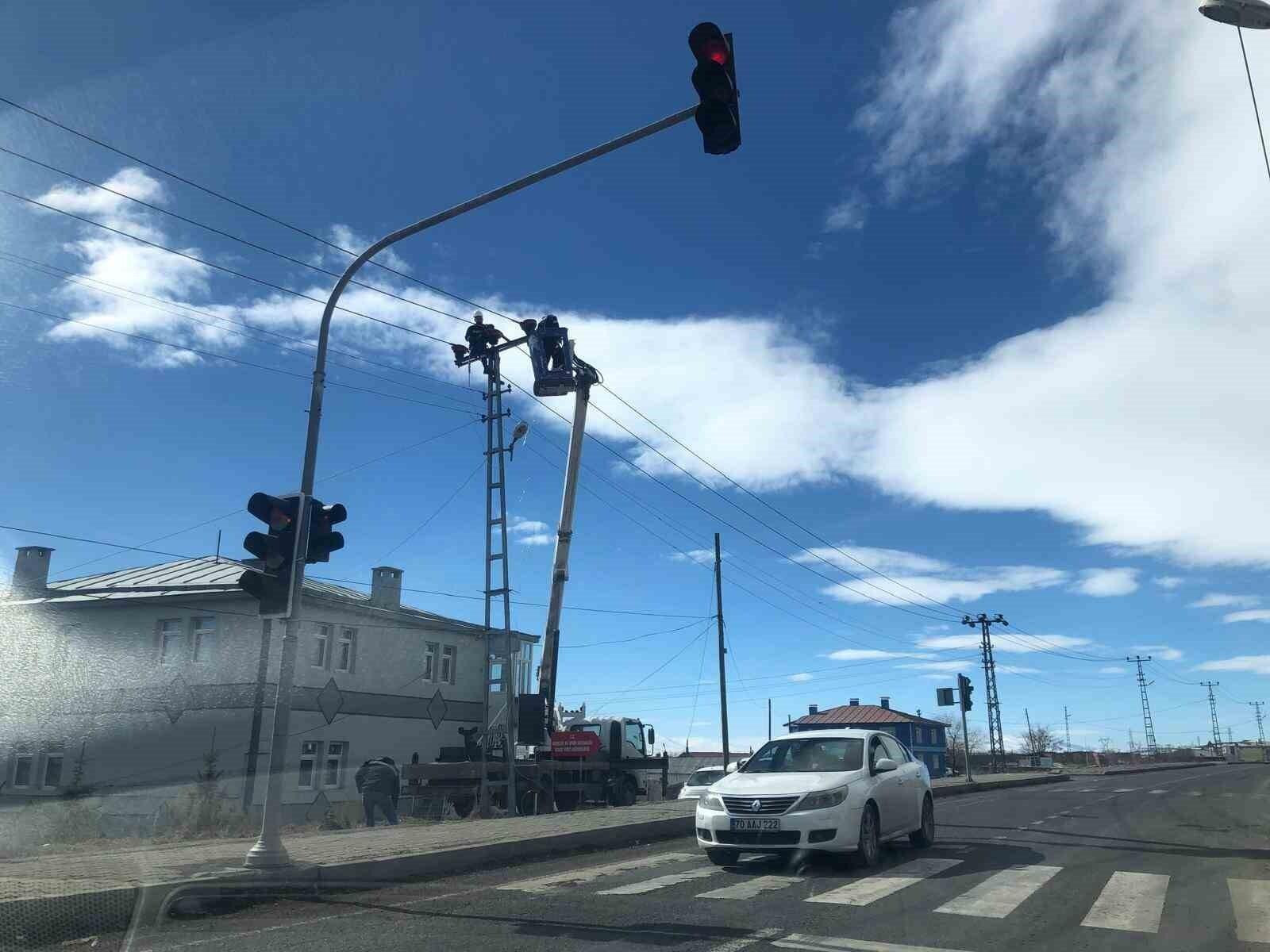 Kars’ta ARAS Elektrik Elektrik Dağıtım Hatları Bakım ve Onarım Çalışmaları