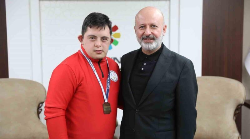 Kocasinan Sporcusu Mehmet Taşdemir, Down Futsal Avrupa Şampiyonası için hazırlanıyor 1