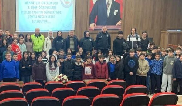 Kütahya Gediz'de Mehmetçik Ortaokulu öğrencileri polislerle buluştu-1