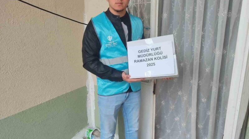 Kütahya Gediz'de Üniversite Öğrencileriyle Ramazan Koli Dağıtımı 1