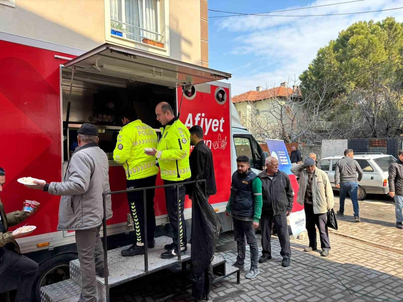 Manisa Büyükşehir Belediyesi, Kıbrıs Gazisi Hasan Gürmenekşe ve Polis Memuru Sema Akınlı’nın Vefatlarının 52. Gününde Anma Programı Düzenledi