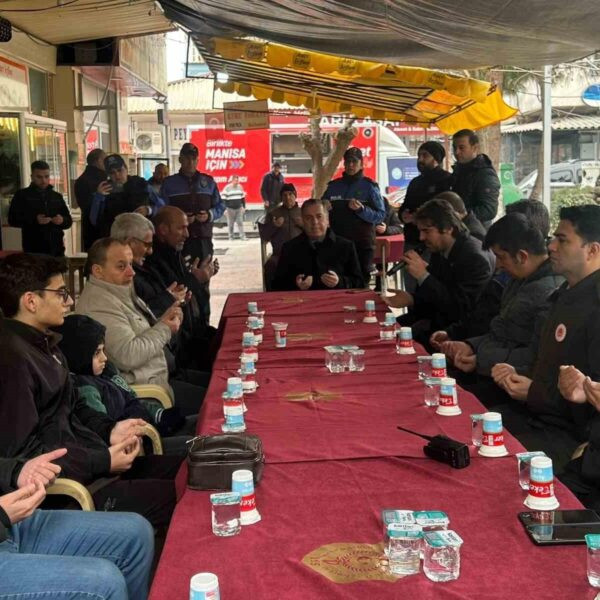 Manisa Büyükşehir Belediyesi yetkilileri Kıbrıs Gazisi Hasan Gürmenekşe'nin anma programına katılıyor.-3