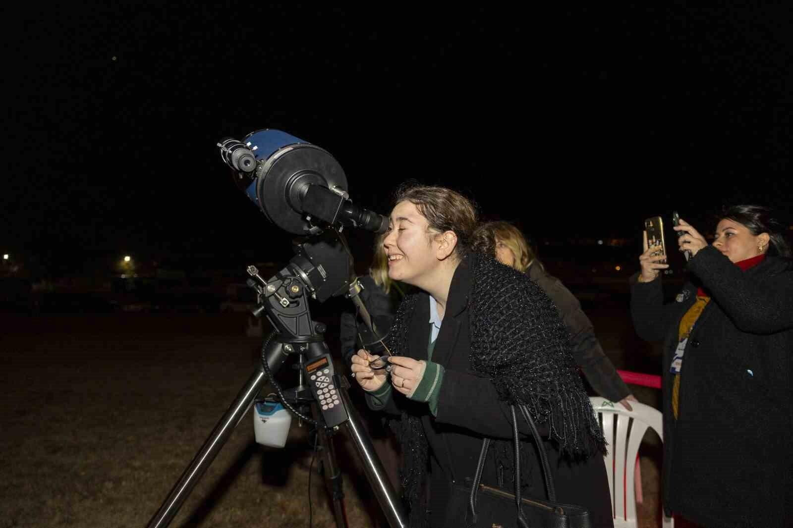 Mersin’de Gezegen Geçit Töreni’ne Astronomlar ve Aileler Katıldı