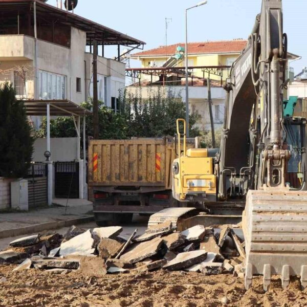 Nazilli Belediyesi'nin Şirinevler Mahallesi'ndeki yol yenileme çalışmaları-1