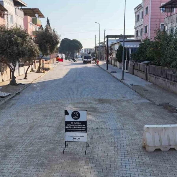 Nazilli Belediyesi'nin Şirinevler Mahallesi'ndeki yol yenileme çalışmaları-3