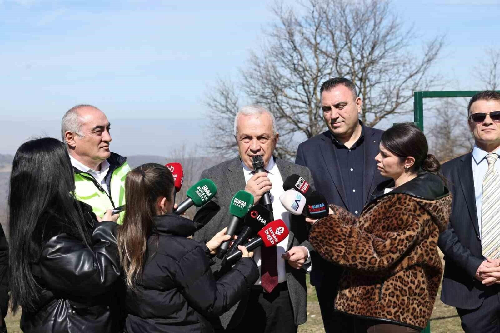 Nilüfer Belediyesi Kadriye Mahallesi’nde Ahududu Üretimi İçin İlk Adımı Attı