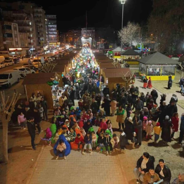 Nizip Belediye Başkanı Ali Doğan'ın Ramazan Sokağı'nı açtığı an-3