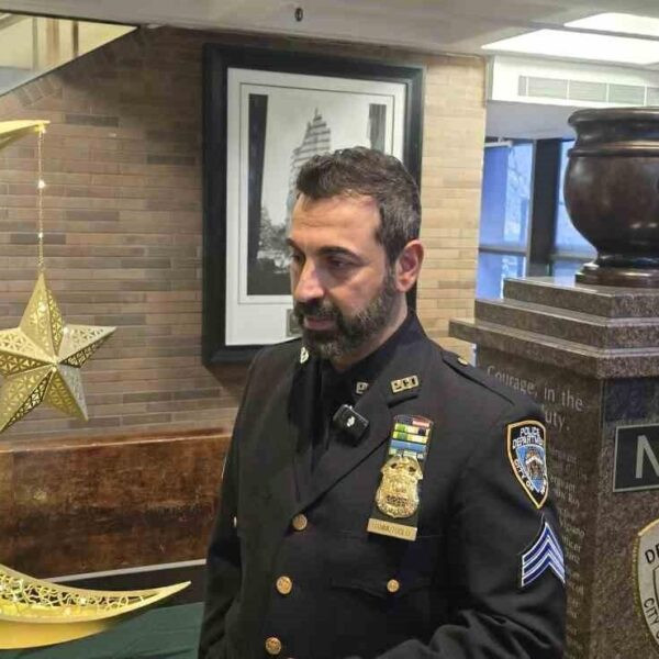 NYPD Müslüman Polisler Derneği tarafından düzenlenen Hilal Yakma Töreni-11