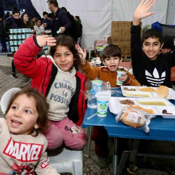 Odunpazarı Belediyesi'nin iftar çadırı-3