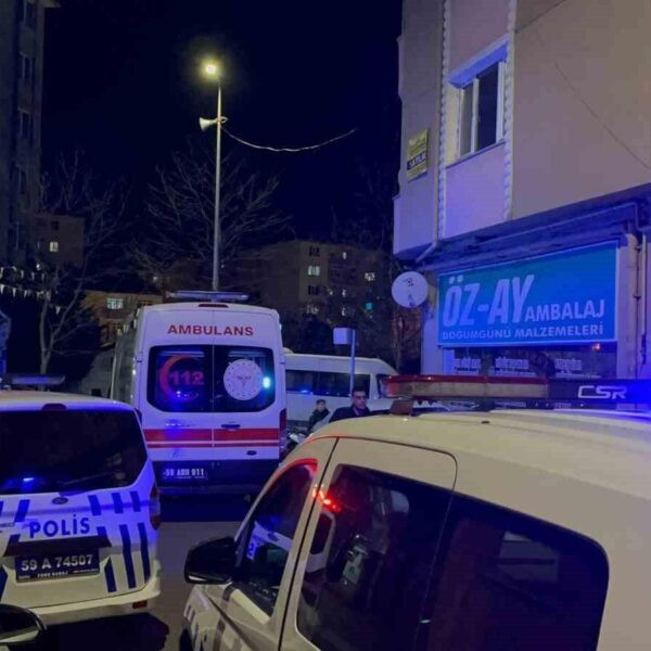 Olay yerine gelen sağlık ekipleri