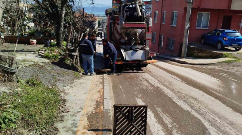 Ordu Büyükşehir Belediyesi Sel ve Su Taşkınlarına Karşı Kanal Temizliği Çalışmalarını Sürdürüyor 1