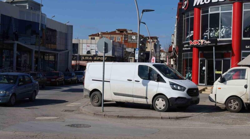 Sakarya Büyükşehir Belediyesi Vatandaşlara Hatalı Park Üzerine Uyarı 1