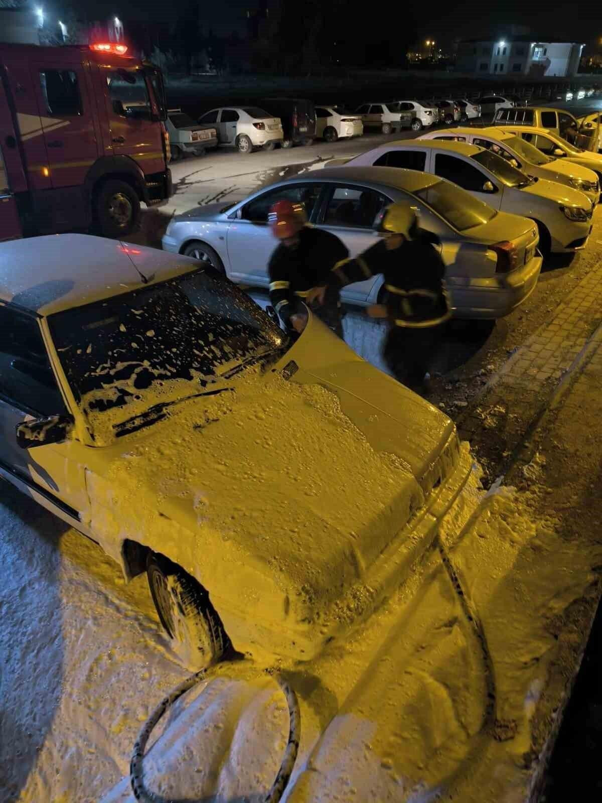 Şanlıurfa Eğitim ve Araştırma Hastanesi Otoparkında Otomobil Yangını