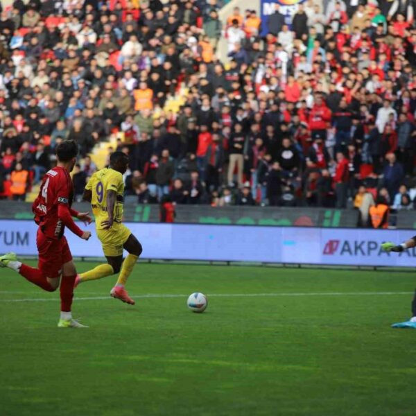 Süper Lig maçının ilk yarısı-6