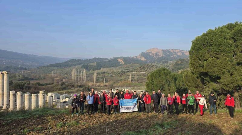 Turgutlu Belediyesi Dağcılık Akademisi Sart'ta Tarihi Yürüyüş Etkinliği Yaptı 1