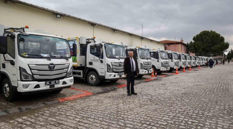 Uşak Belediyesi, Kiralık Çöp Kamyonları Yerine Kendi Araçlarını Aldı 1