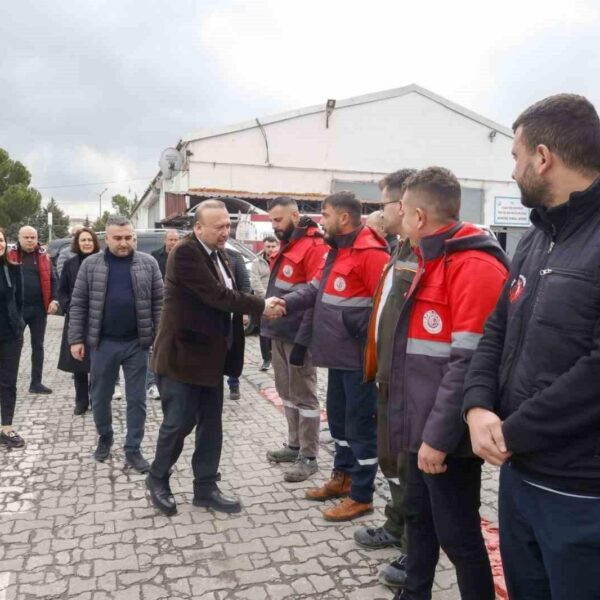 Uşak Belediyesi'nin yeni çöp kamyonları-2