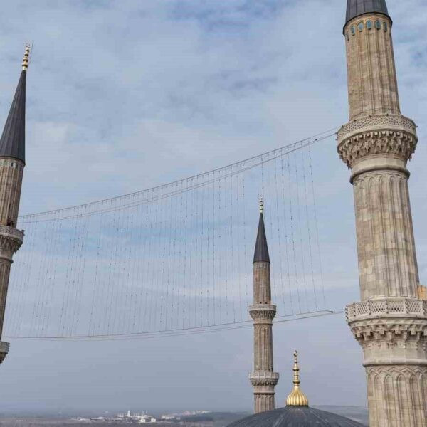 Yunanistan'dan da görülebilen Selimiye Camii mahyası-4