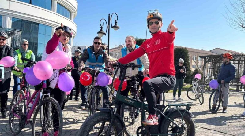 Zonguldak'ta Çaycuma'da 8 Mart Dünya Kadınlar Günü için Bisiklet Turu 1