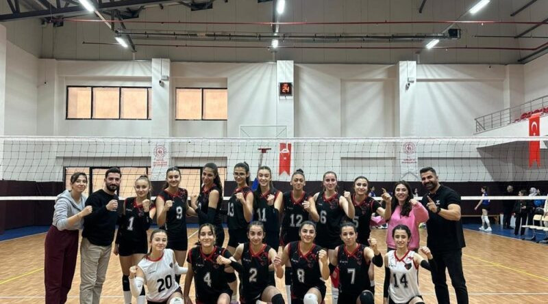 Van'ın ev sahipliğinde genç voleybolcular parkeye çıkıyor 1