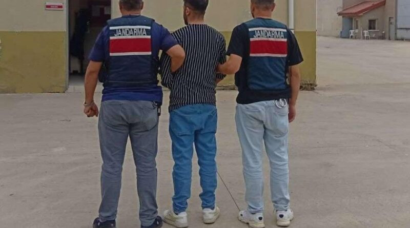 Yağma suçundan kesinleşmiş 10 yıl cezayla aranan şahıs yakalandı 9