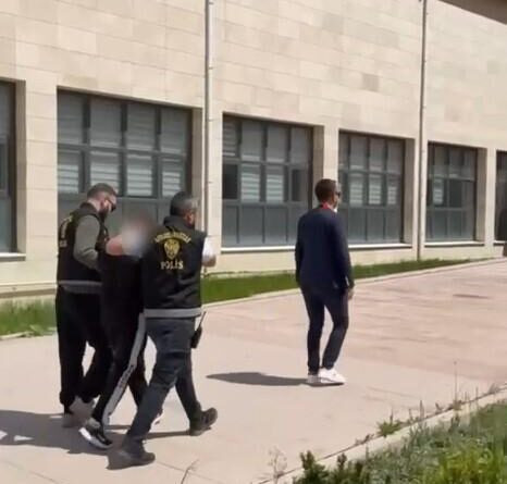 Afyonkarahisar'da iş yerlerinin korkulu rüyası hırsız tutuklandı 1