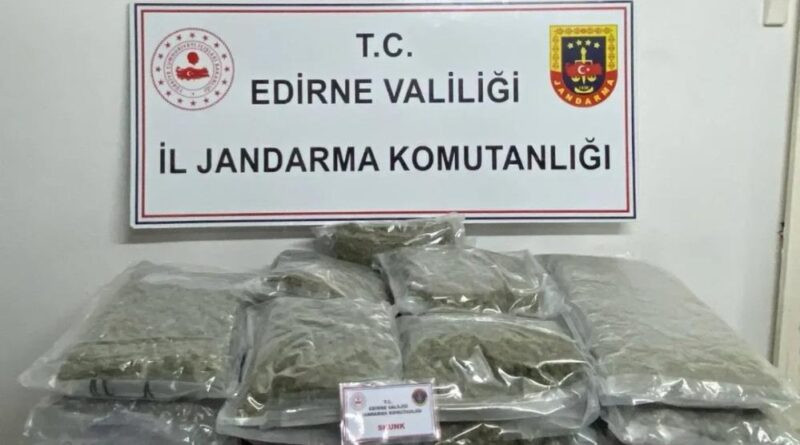 Edirne’de 16.5 kilo skunk ele geçirildi 1