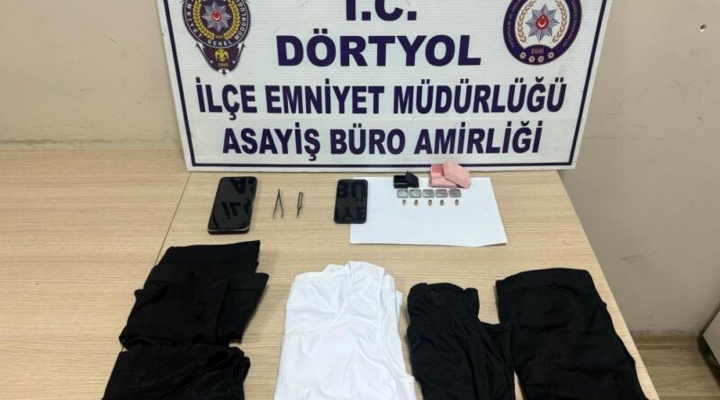 Ehliyet sınavında çamaşır içerisine yerleştirdikleri düzenekle kopya çekmeye çalıştılar 1