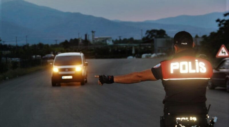 Erzincan’da aranması bulunan 20 şahıs yakalandı 1