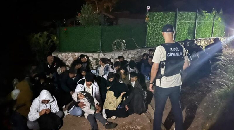 Fethiye’de 17’si çocuk 36 düzensiz göçmen yakalandı 1