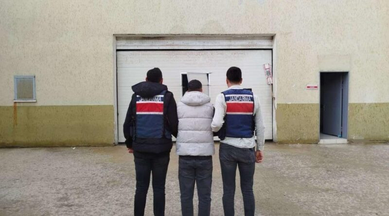 Kesinleşmiş 12 yıl cezayla aranan uyuşturucu taciri yakalandı 1