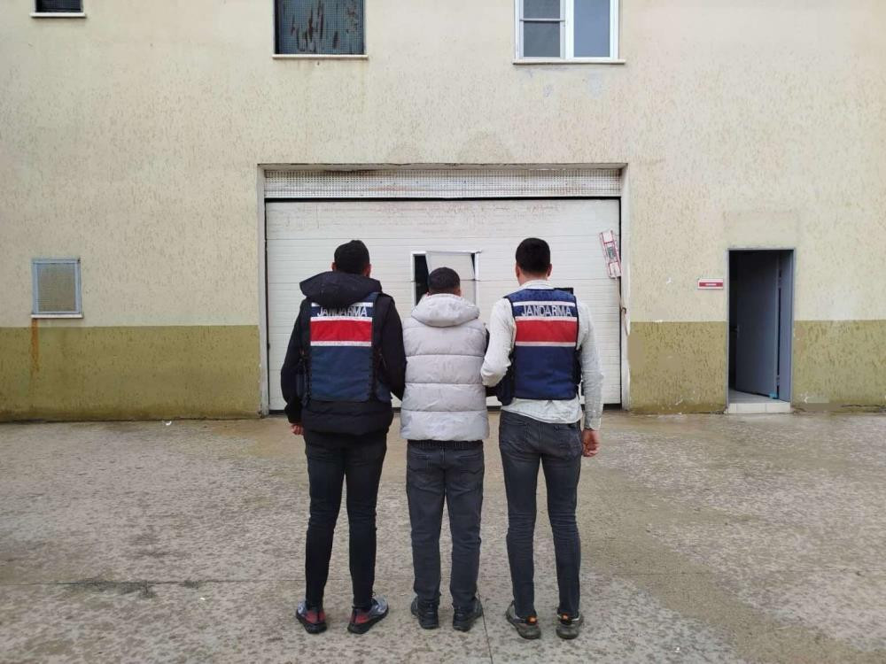 Kesinleşmiş 12 yıl cezayla aranan uyuşturucu taciri yakalandı
