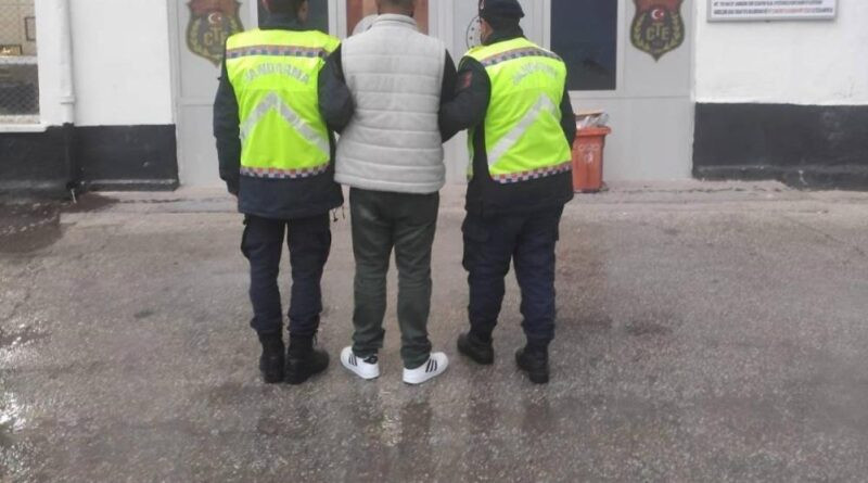 Kırşehir’de uyuşturucu suçundan aranan şahıs yakalandı 1