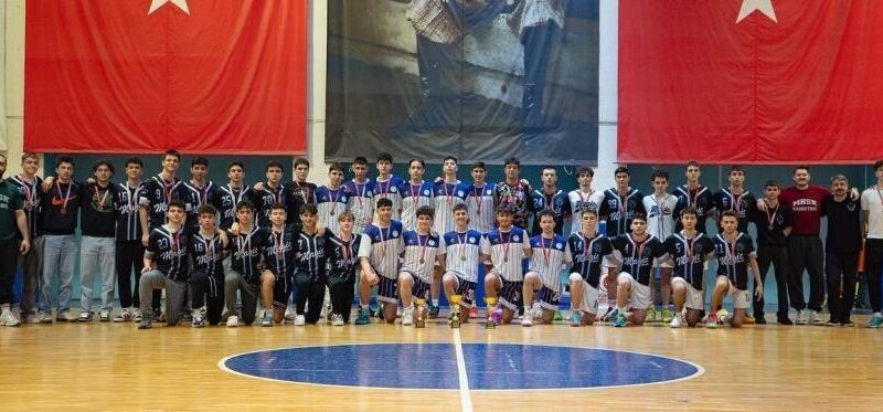 Magic Hands Spor Kulübü, U18 2. Küme Ligi'nde üç takımıyla dereceye girdi 1